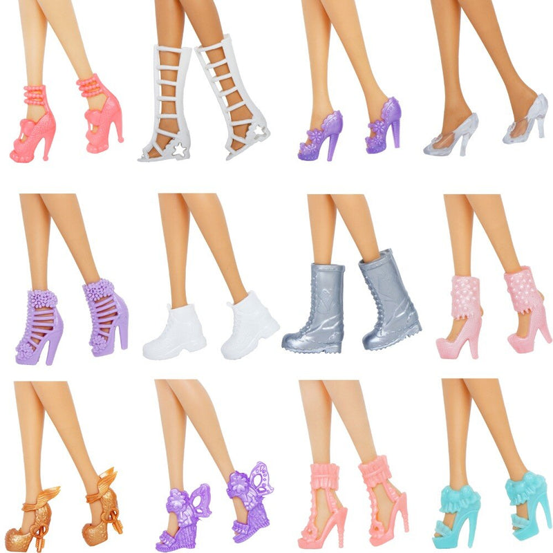 12 párů bot pro Barbie