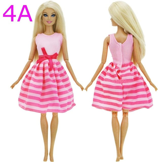 Šaty pro panenku Barbie